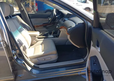 2011 Honda Accord 2.4 Ex-L from USA, damaged, VIN 1HGCP2F87BA033254